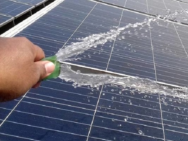 Why Photovoltaic Solar Panels Must Be Cleaned Regularly?