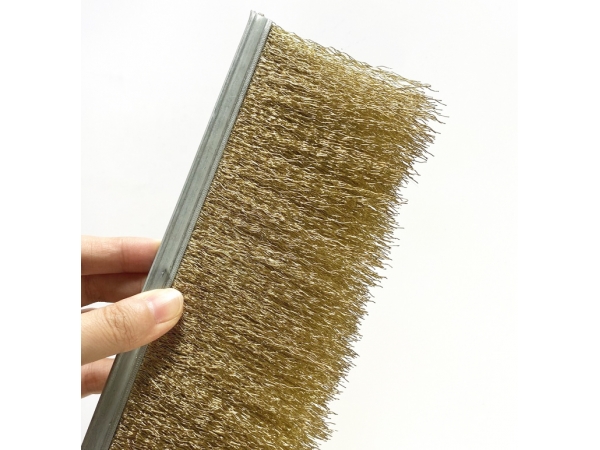 Similarities And Differences Between Brass Wire Strip Brush And Brass Coated Wire Strip Brush