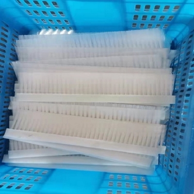White Nylon Bristle Tufted Plastic PVC Base Cleaning Sweep Strip Brush 